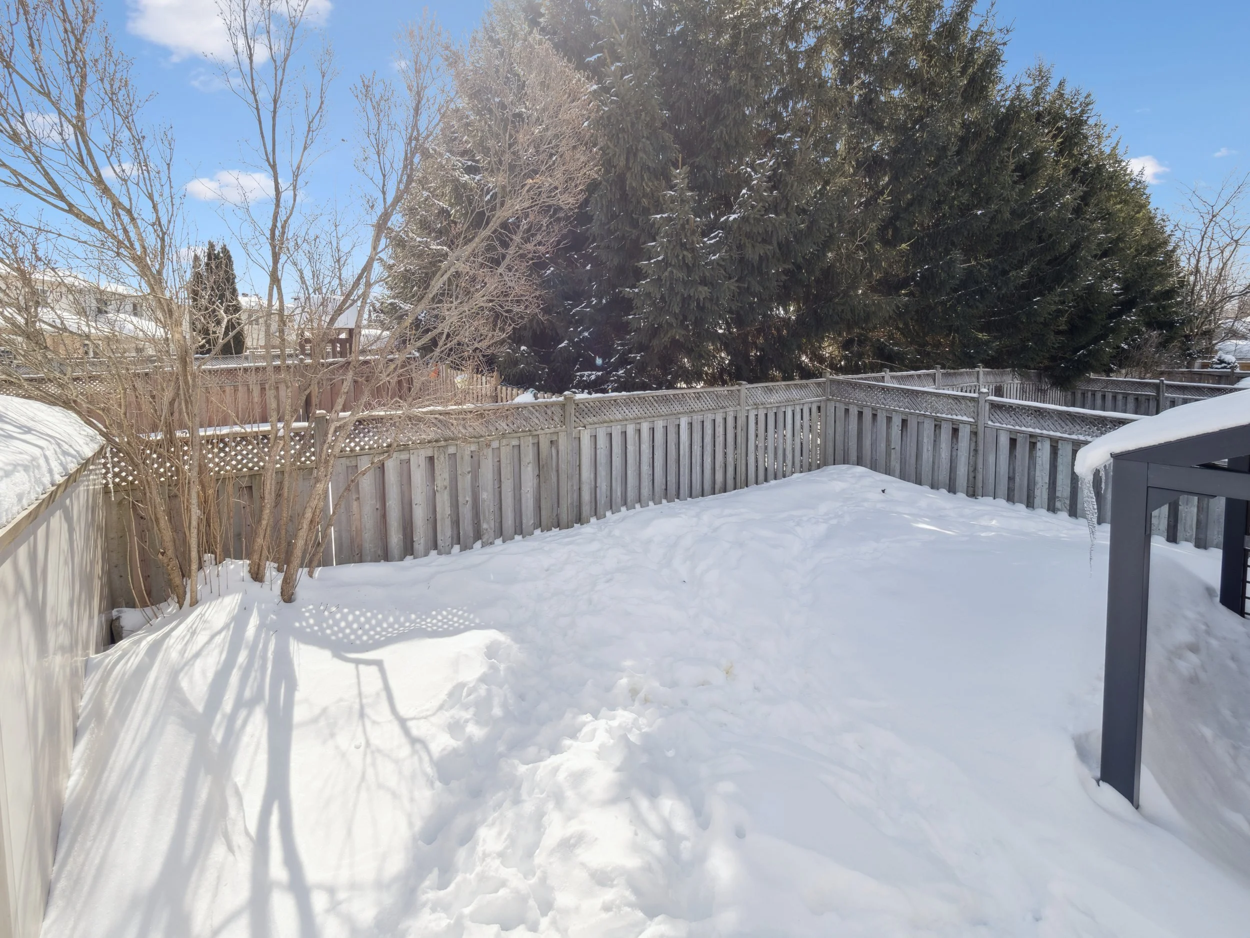 49-19 leslie Ave Barrie 049.jpg