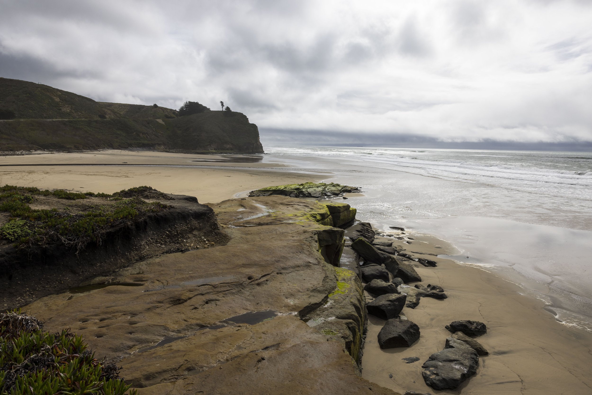 Rocks and Shore-2655.jpg