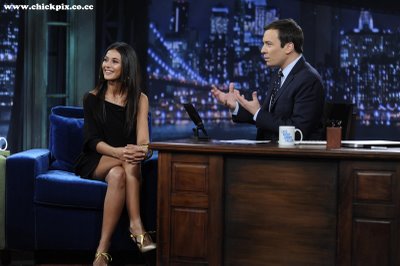 Emmanuelle Chriqui at the Late Night Show with Jimmy Fallon, July 20, 2009 www.chickpix.co.cc .jpg