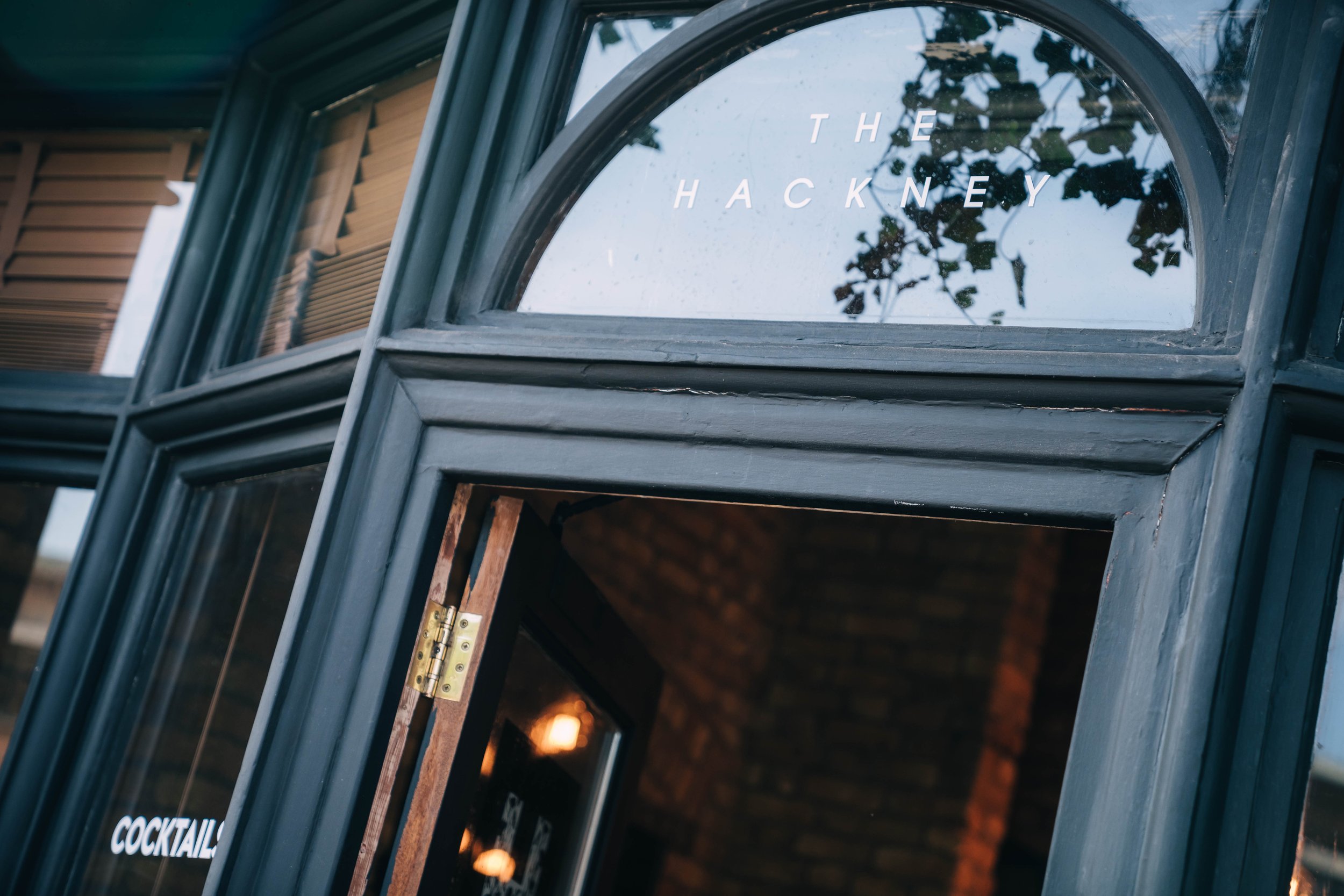 0174_Irem&Rob_Hackney Town Hall_Hackney Coffee Company_16.7.22_DSC08774.JPG