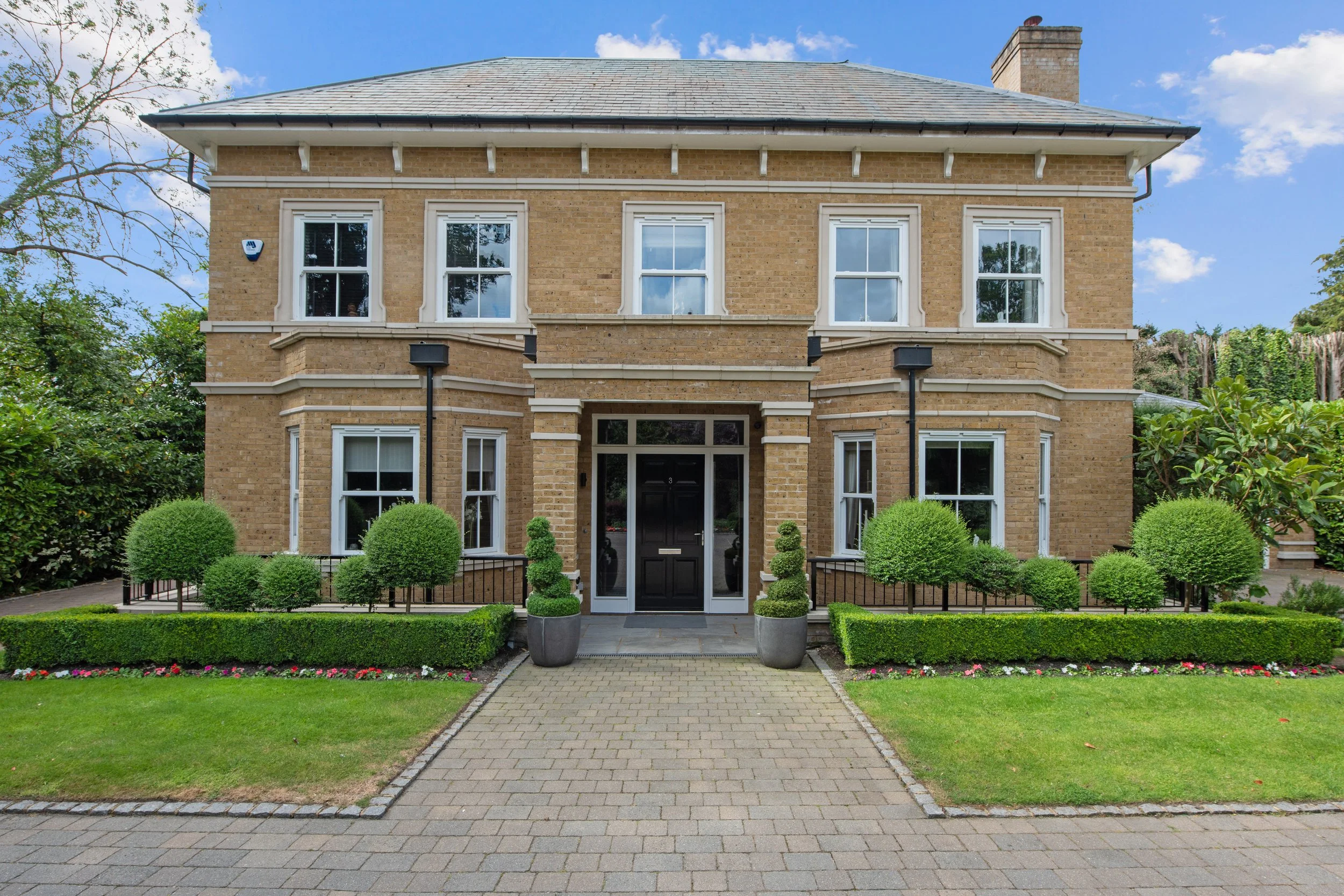 213_property photos_002.JPG