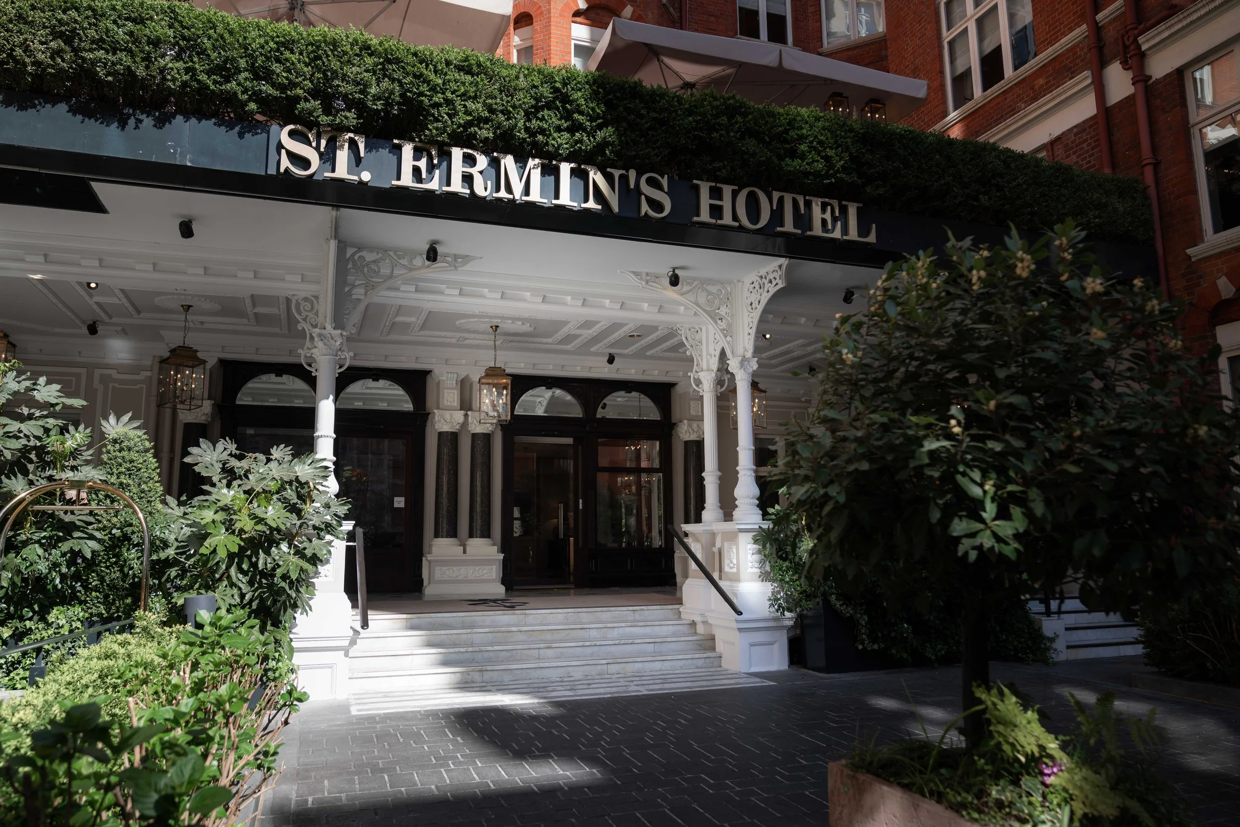 0001_St. Ermin's Hotel 5 Apr_07863.JPG