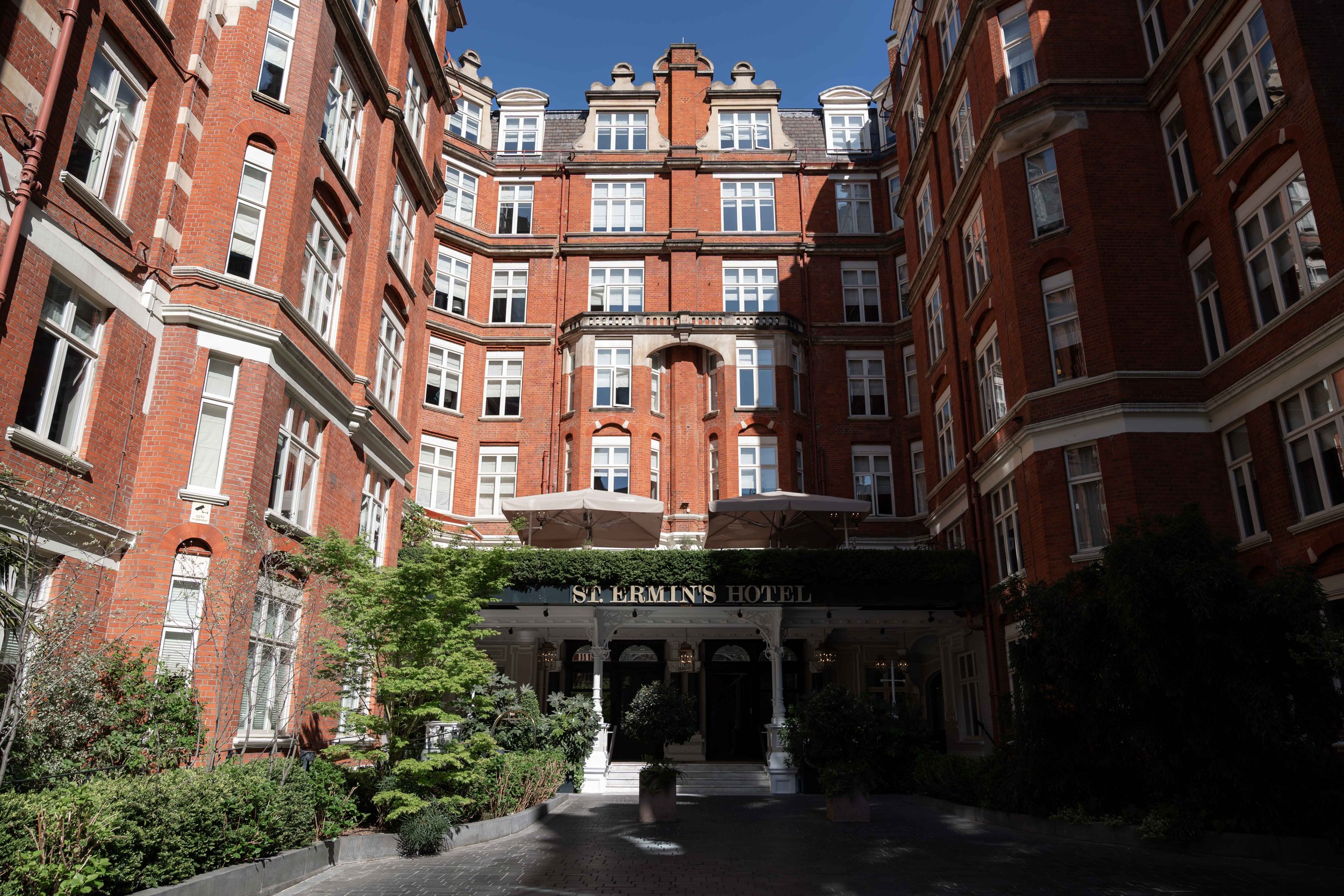 0002_St. Ermin's Hotel 5 Apr_07871.JPG