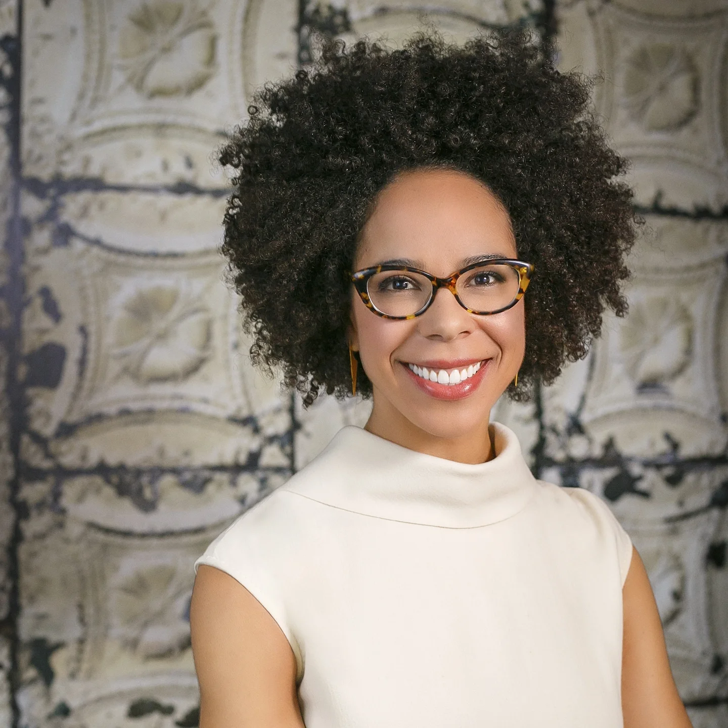 Ayana Elizabeth Johnson, PhD Founder, Ocean Collectiv Ayana Elizabeth Johnson is a marine biologist, policy expert, conservation strategist, and Brooklyn native. She is founder and president of Ocean Collectiv, a strategy consulting firm for conservation solutions. Ayana earned a BA from Harvard University in Environmental Science and Public Policy, and a Ph.D. from Scripps Institution of Oceanography in marine biology. She is an adjunct professor at NYU and board member of the Billion Oyster Project. Ayana envisions and works toward a healthy ocean that supports food security, economies, and cultures.
