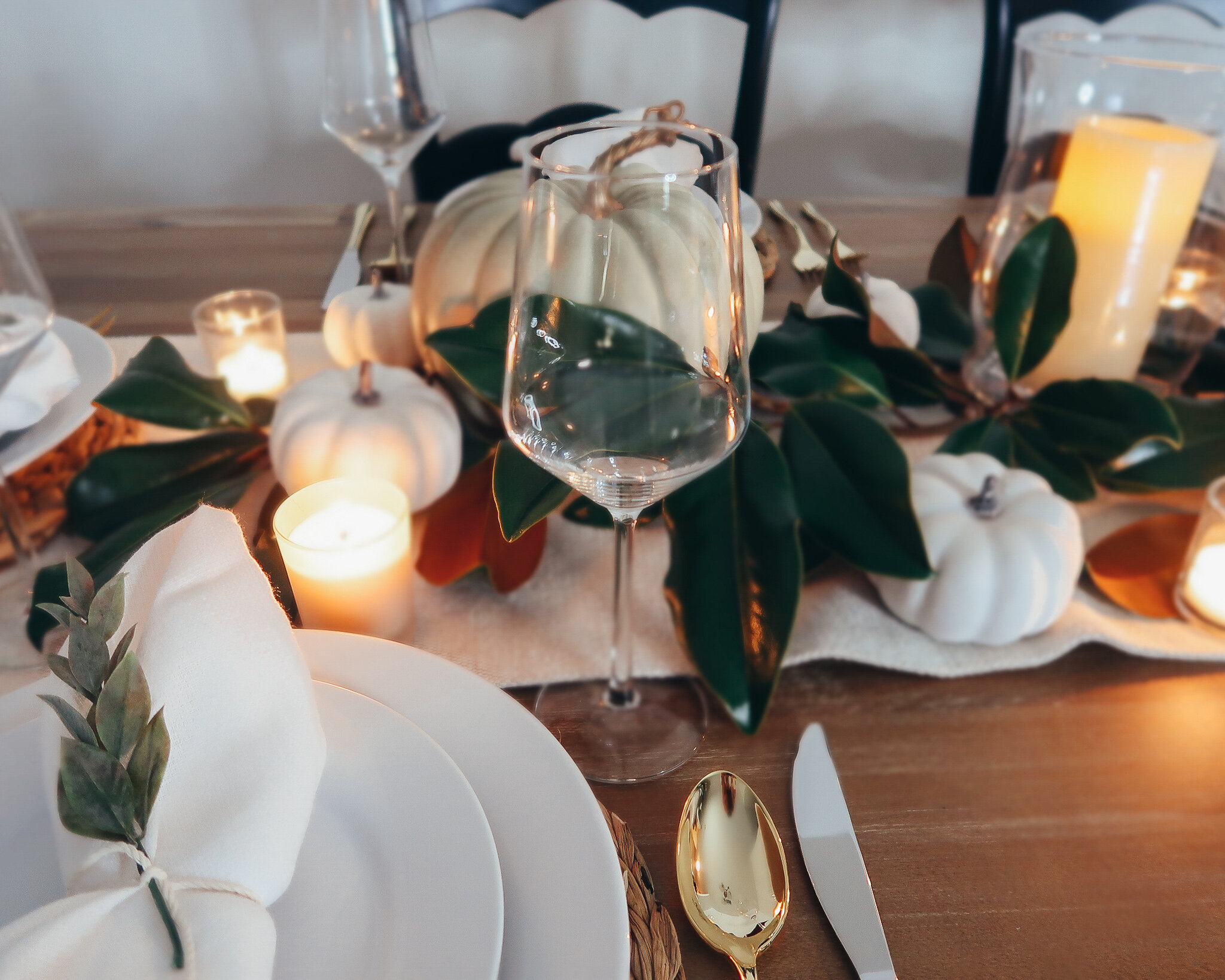 simplistic-thanksgiving-tablescape-9.jpg