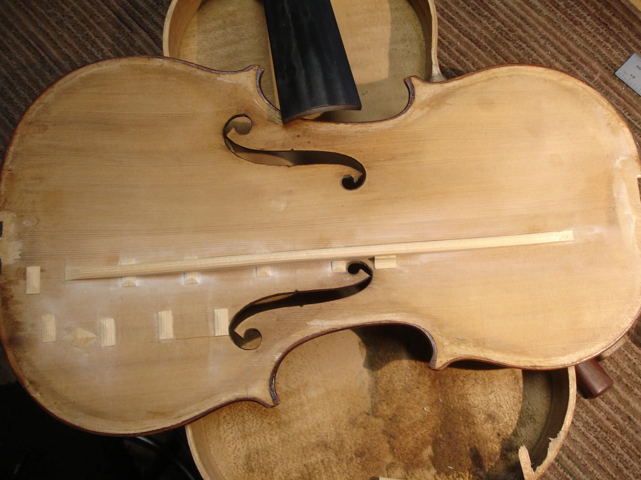 Stentor Vuillaume top crack interior.