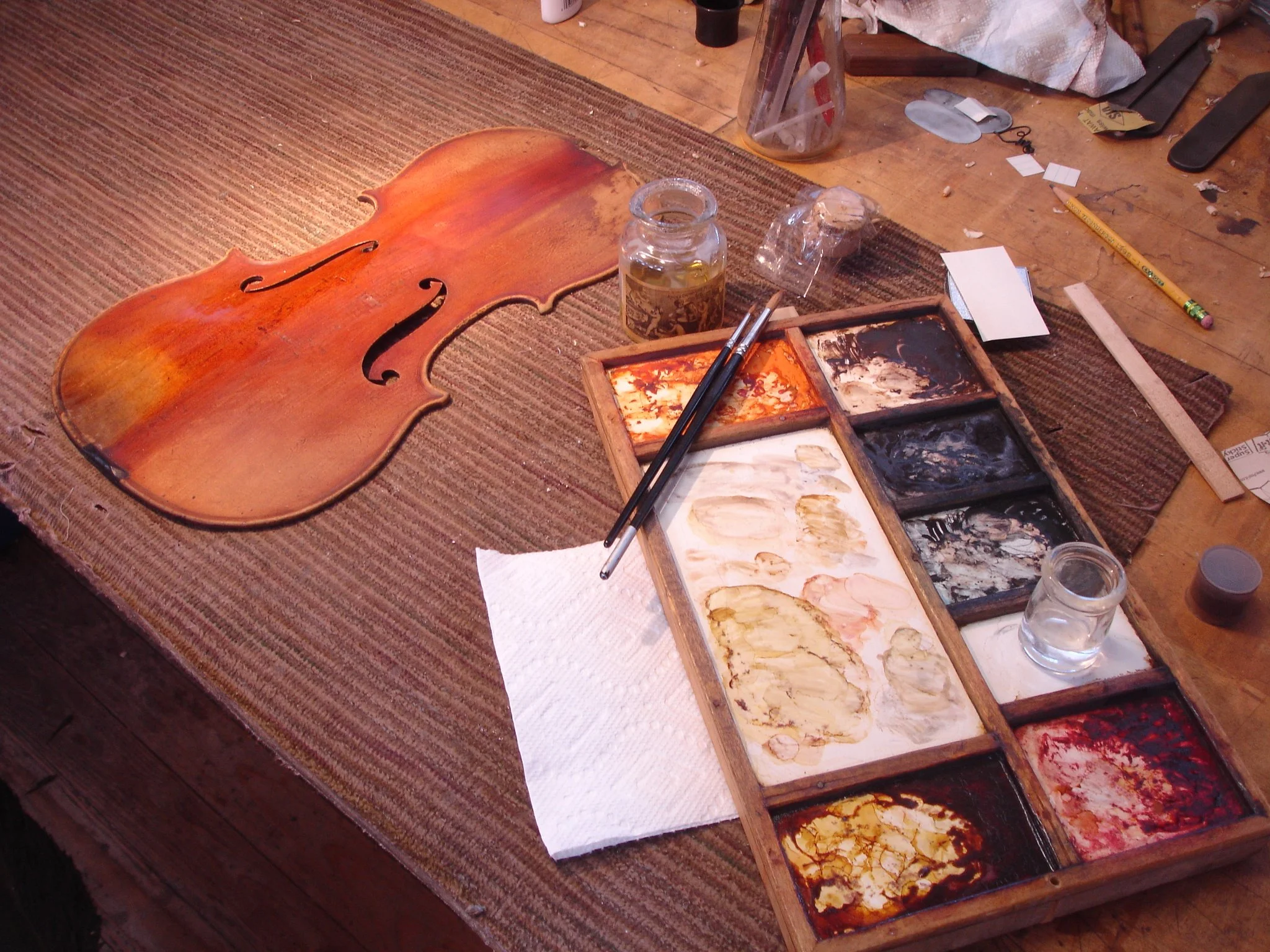  Color board, brushes and the top ready for final retouching. 