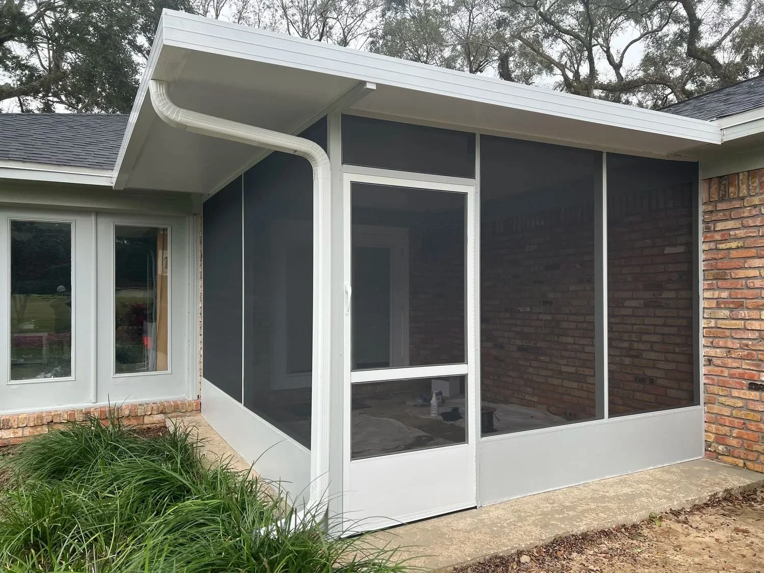 custom-screen-enclosure-home-niceville.jpg