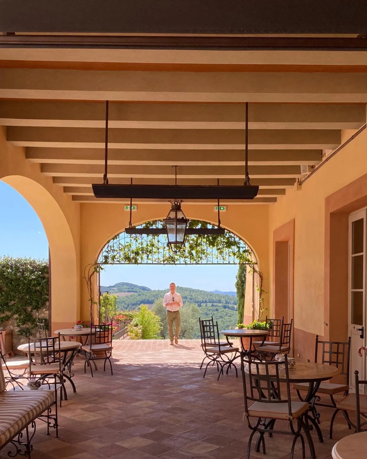 The most exquisite of stays in the rolling hills of Tuscany. The Belmond touch is like no other. #belmond #tuscany #winetravel