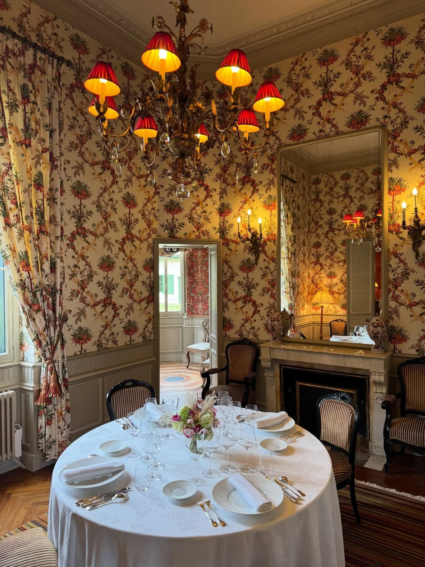 When we plan a day at Ch&acirc;teau Palmer for our clients, it is impossible to put into words how immersive, and utterly perfect, the experience is. It truly is a day like no other.
 
Last week, we dragged ourselves away from our desks and revisited