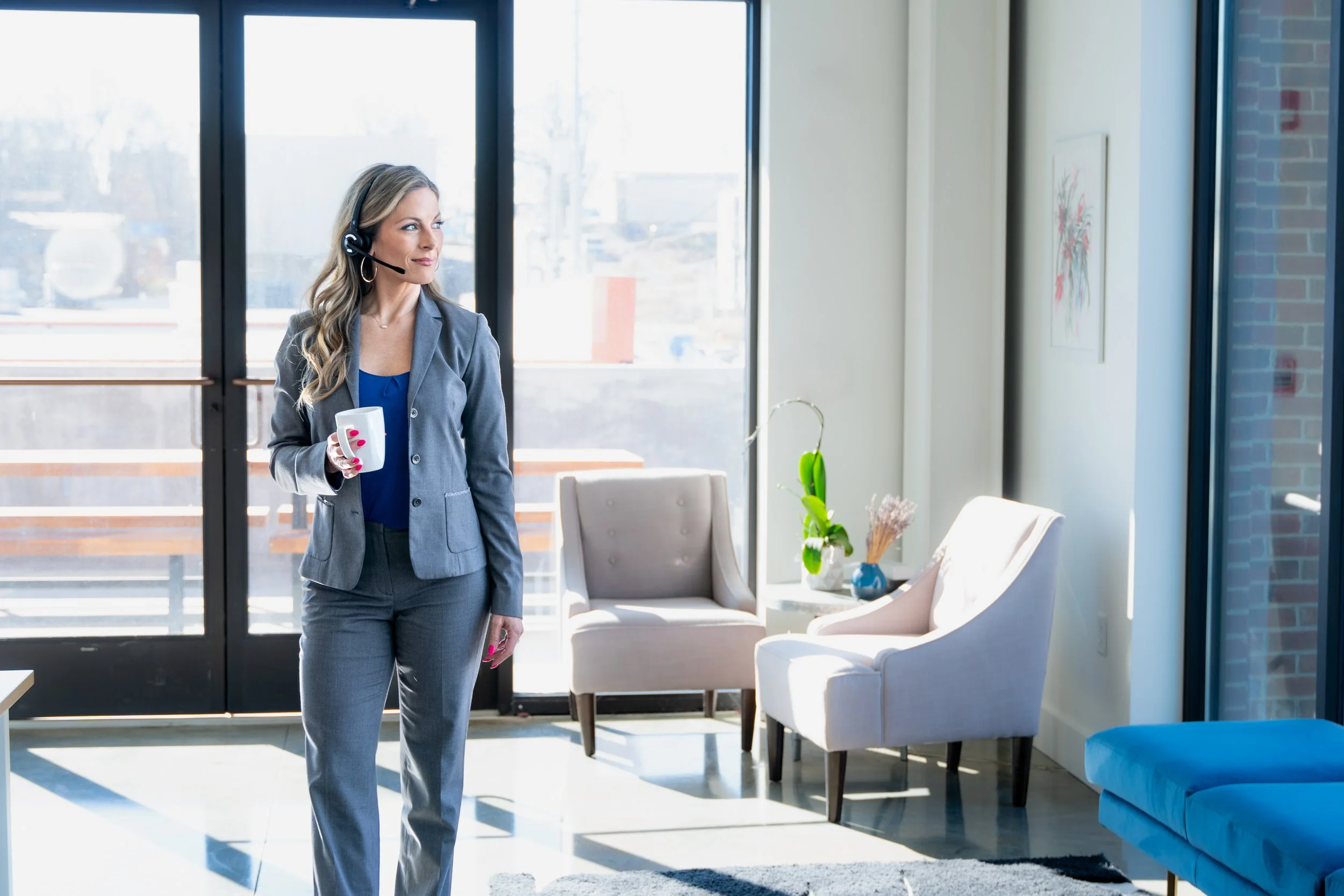 Uncropped_Jennifer Walking-04257.JPG