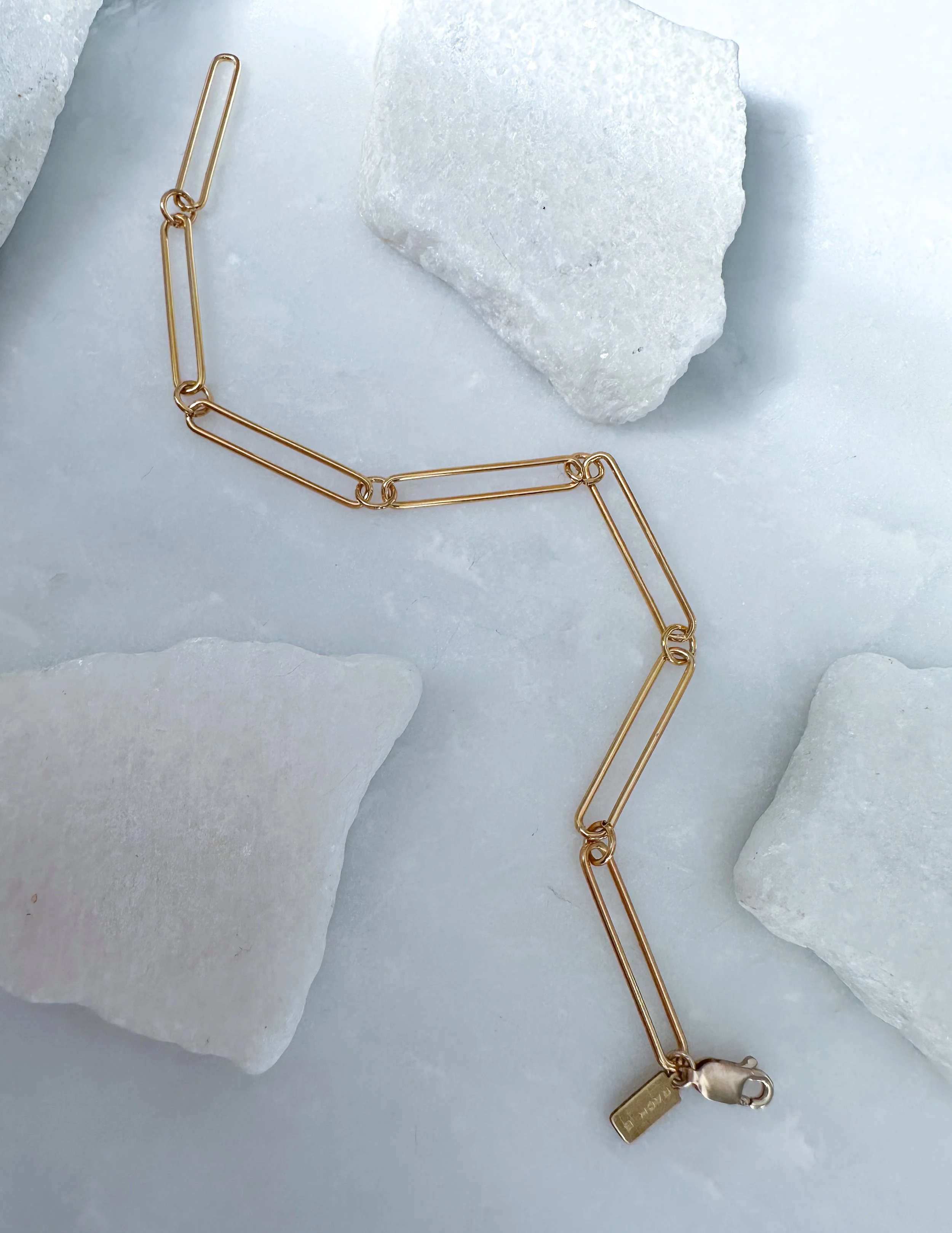 Elongated link bracelet