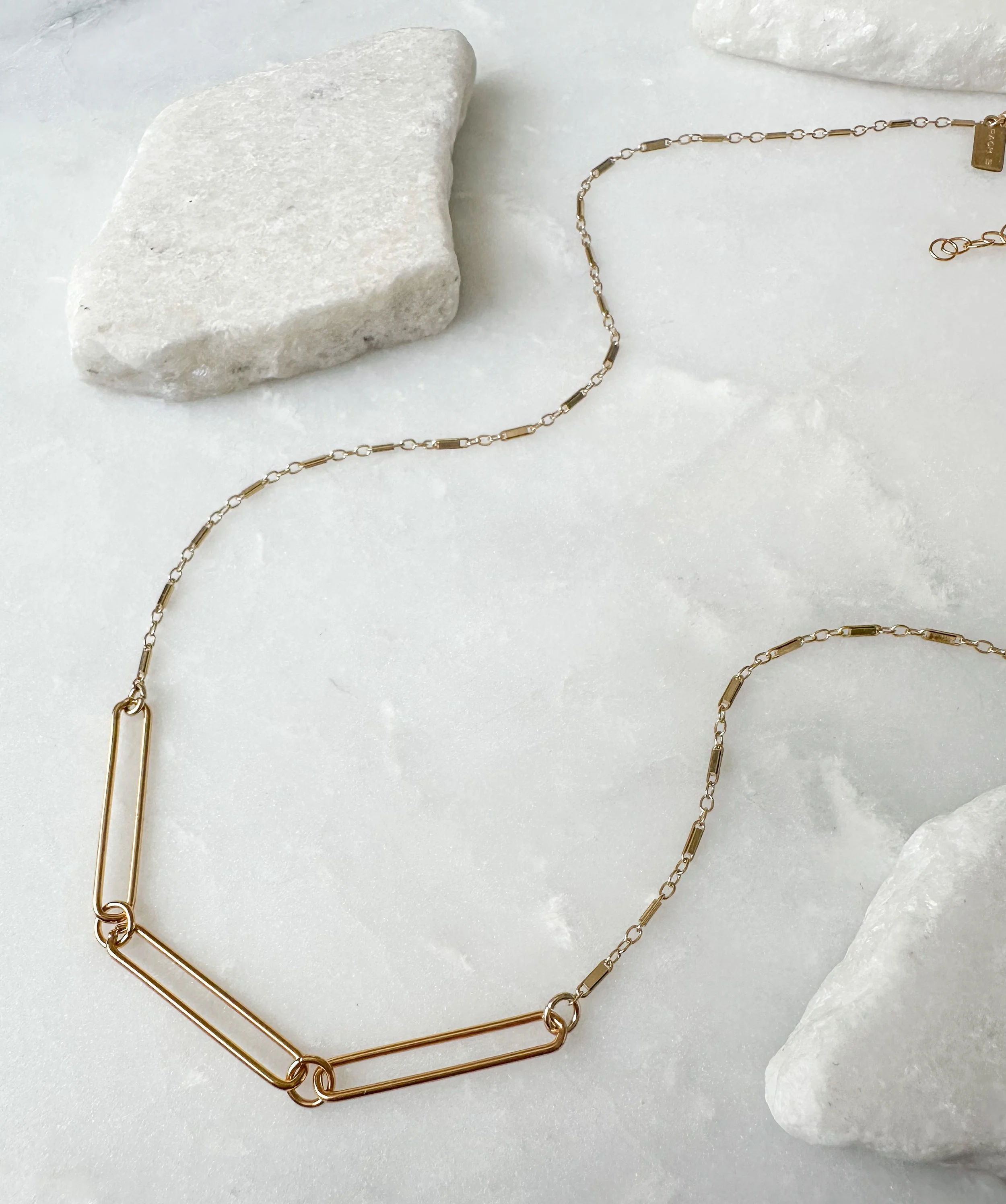 Elongated link everyday necklace