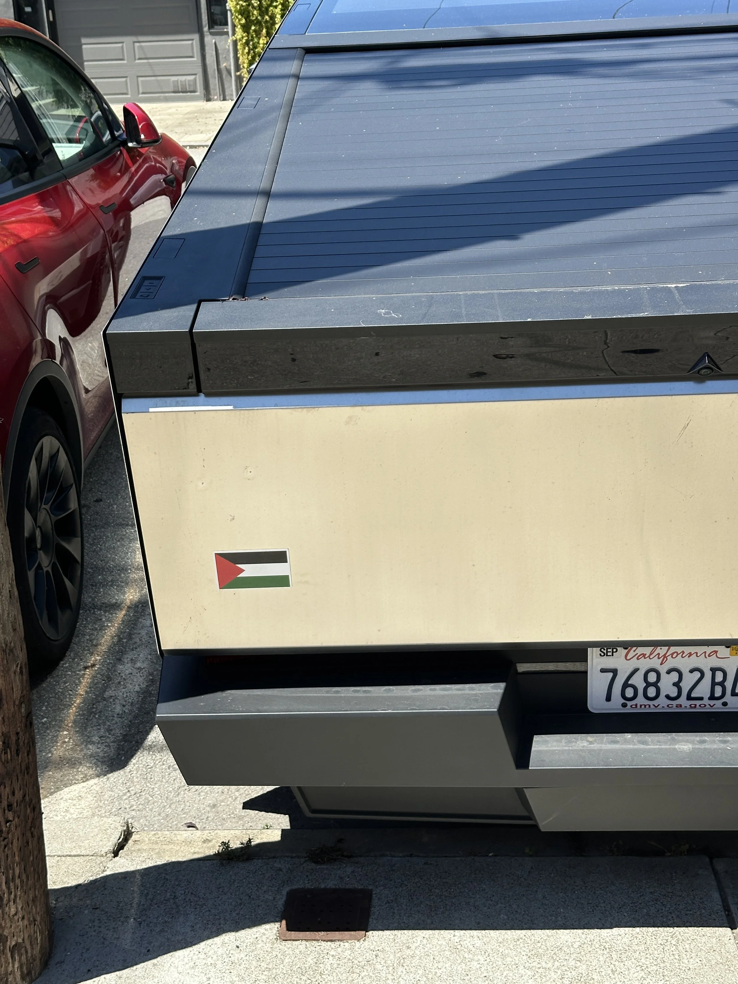  Unexpected, yet perfectly SF.  Shot on iPhone 14 Pro. Taken 9 August 2025. 