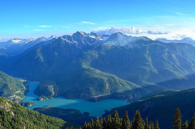 Southern views from the Sourdough Mountain lookout. #northcascades #nationalpark #washington #roadtrip #audiodrama #fiction #podcast #roadtripradio