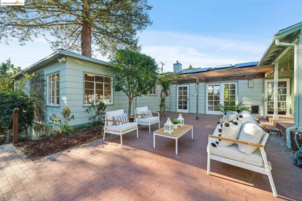 5860 Heron Dr, Oakland, CA 94618   Sold: $1,997,000  