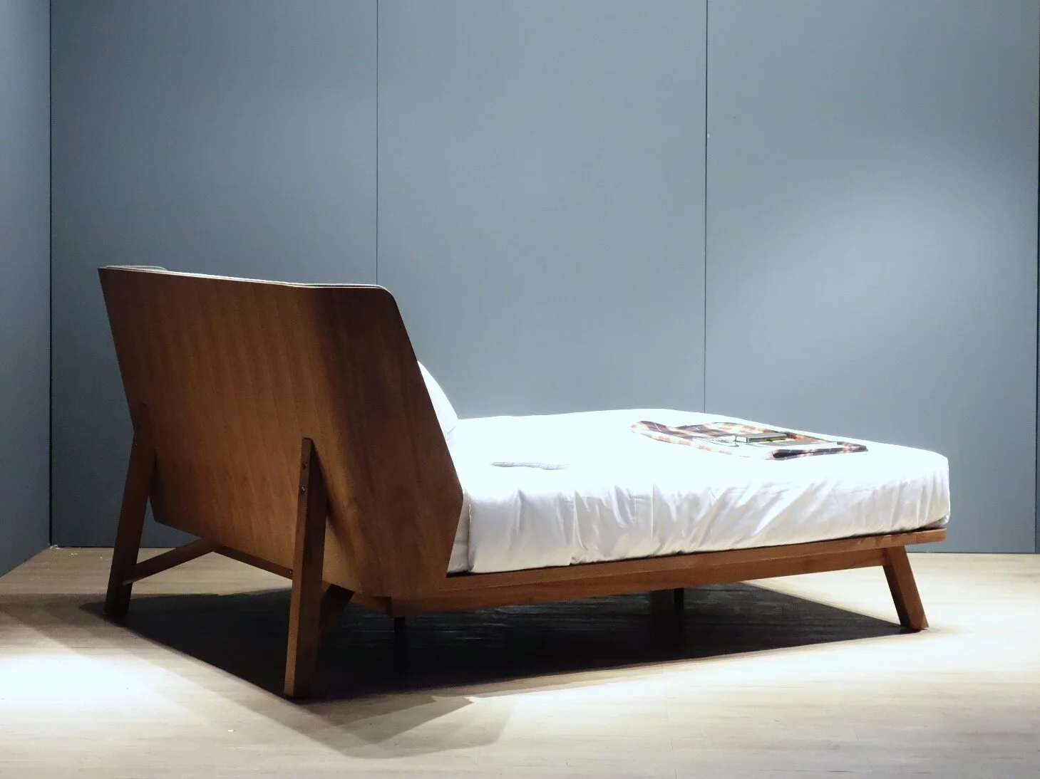 JTG-A001 Jotter Bed - 01.JPG