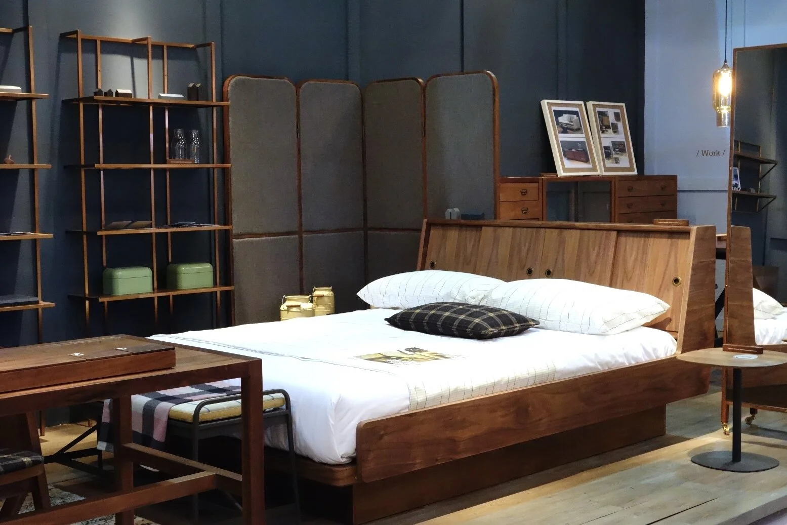 JTG-A004 Journel Bed - 01.JPG