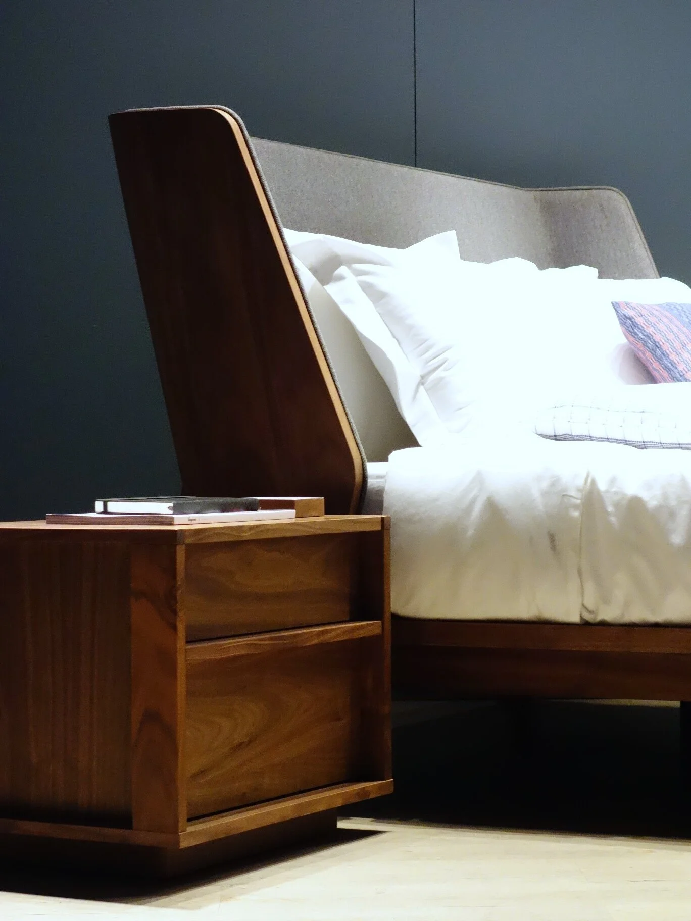 JTG-B002 Blk Night Table - 02.JPG