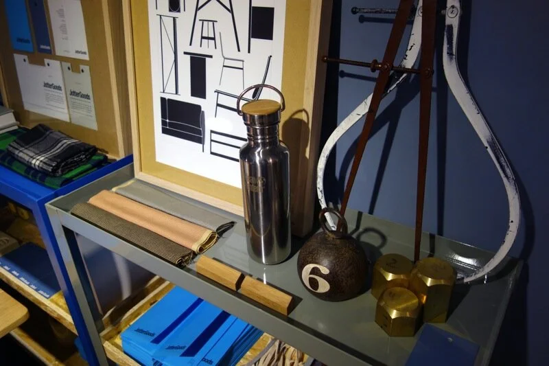 JTG-W001 Cargo Bookcase - 02.JPG