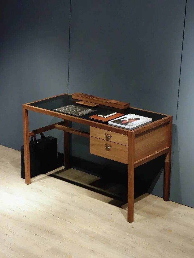 JTG-V003-N Letter-N Desk - 08.JPG