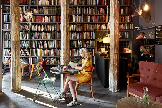 le-used-book-cafe.jpg