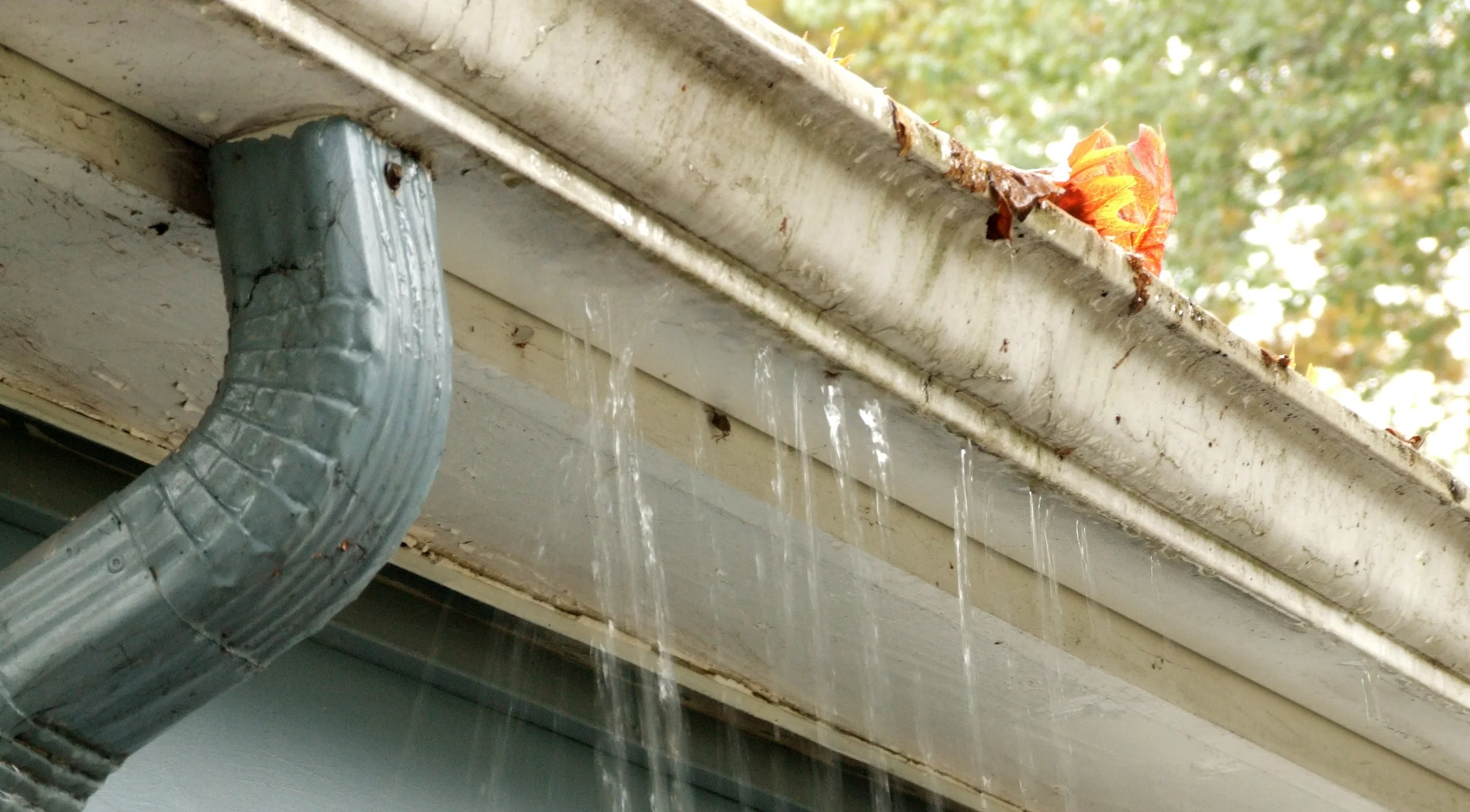 Gutter_leak_idaho.jpg