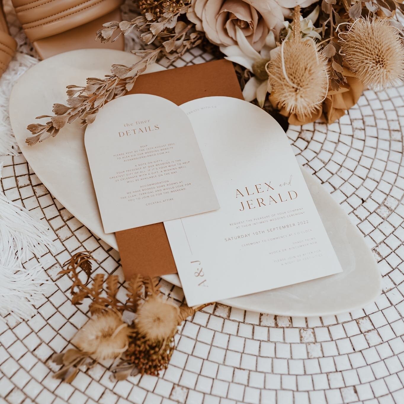 Styled Shoot ✨invitation suite for a tropical vibe elopement. Check out our stories for all the details.