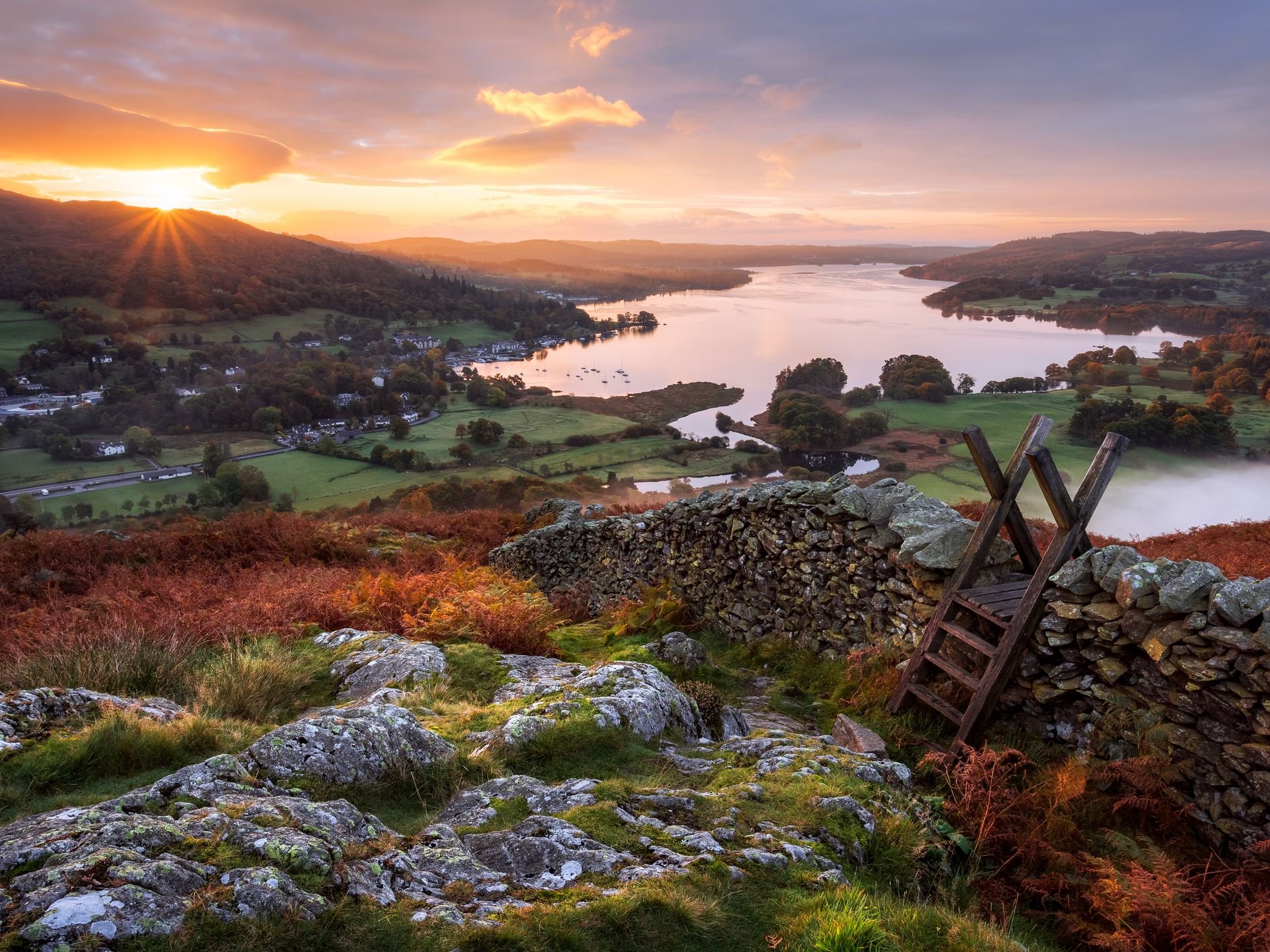 stile--loughrigg-fell--ambleside--windermere-lake--lake-district--cumbria--england.jpeg