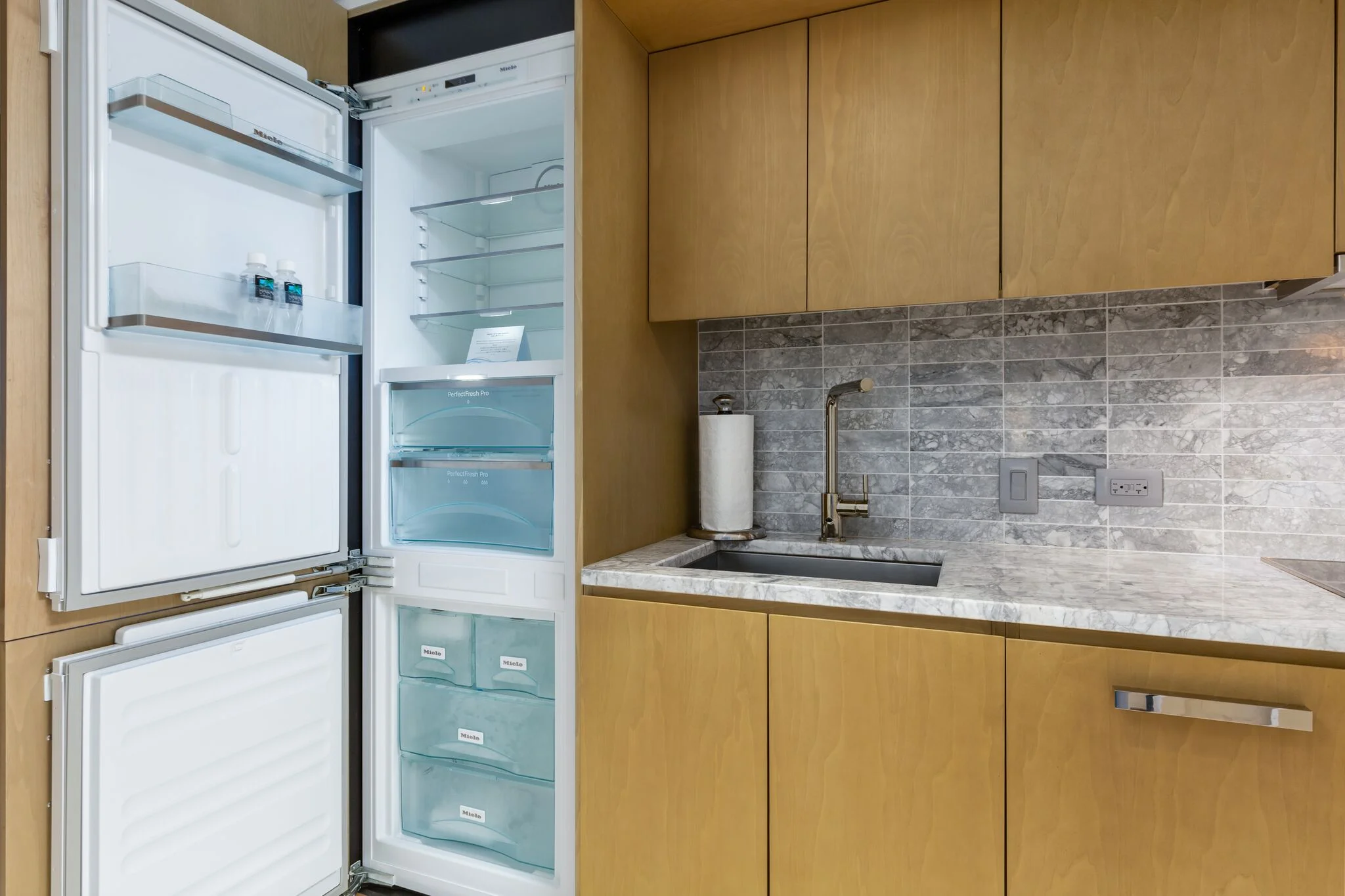 383 Kalaimoku St #2205, Honolulu_3_preview.jpeg