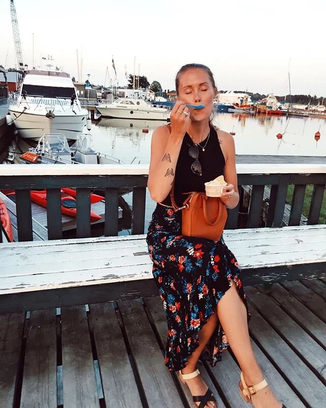Let&rsquo;s enjoy life ✨ Every moment is so precious. We have no idea when it&rsquo;s our time to leave. The only thing certain is that we do. We will all be gone one day or another ✨ Let&rsquo;s make the best out of the time we got. Smile more often