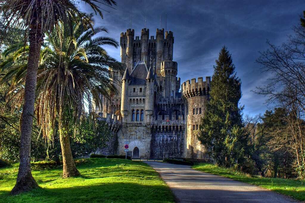 castillo-de-butron-arquitectura-vasca-tradicion-vacaciones-turismo-rural-costa-bizkaia-casa-familia-bilbao.jpg