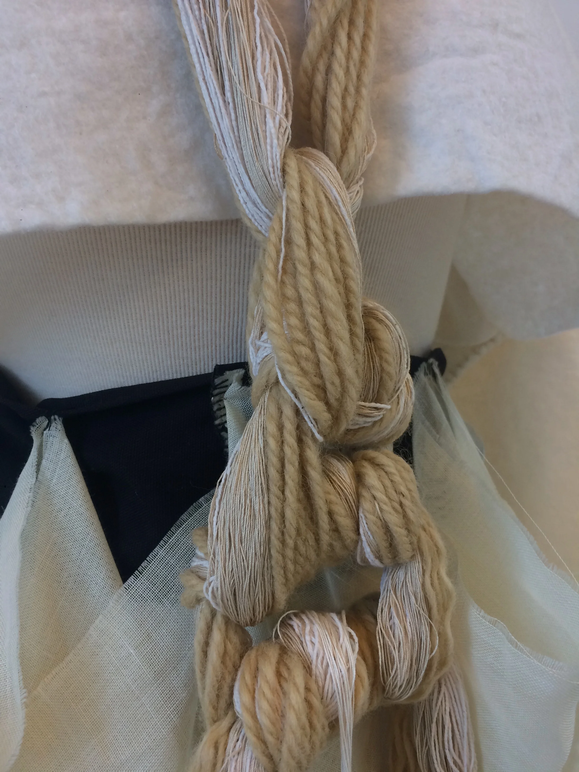 Garb (detail)