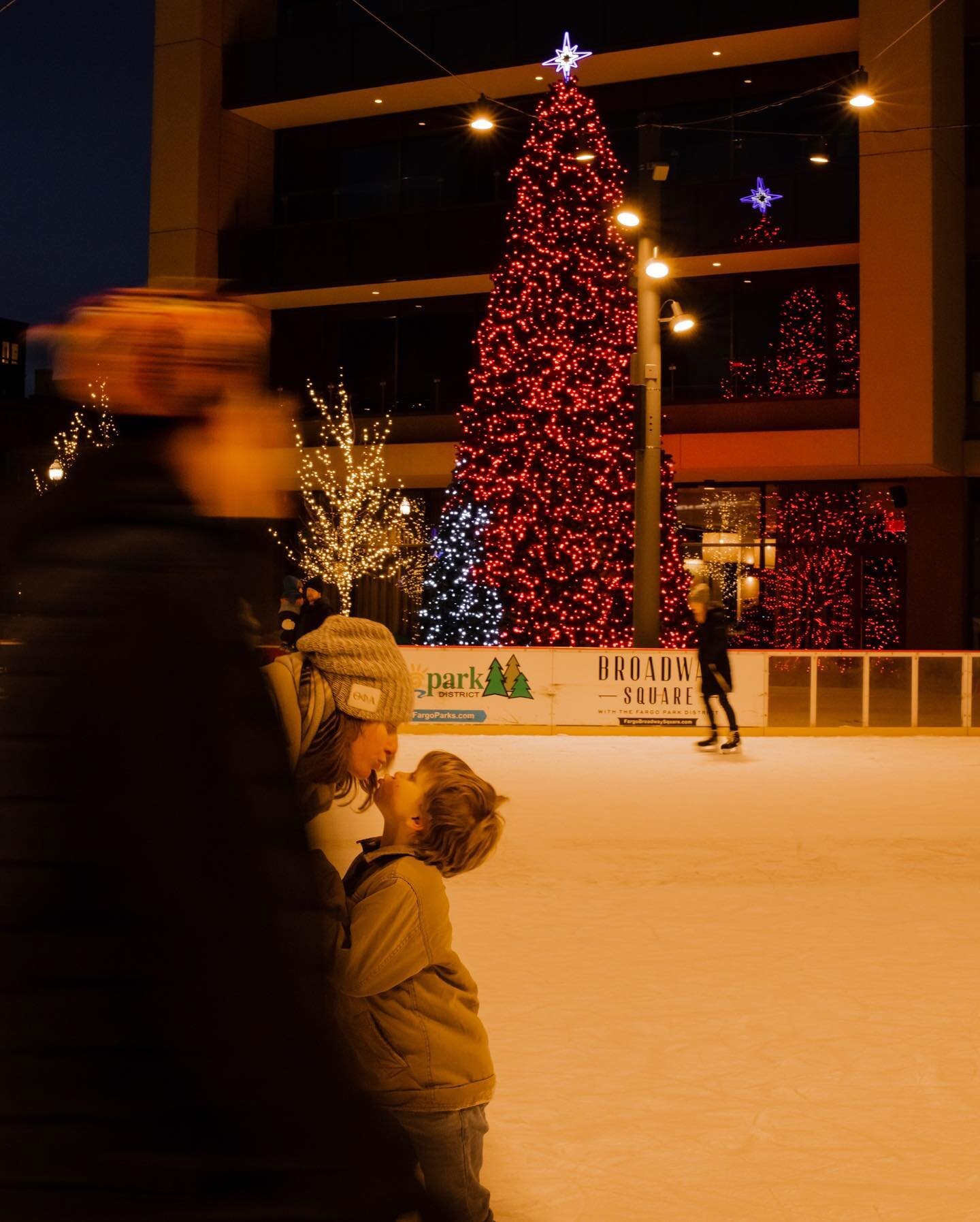 spent time with some of my favs tonight😍 ⁣
⁣
⁣
⁣
⁣
⁣
⁣
⁣
⁣
#mnphotographer #mnfamilyphotographer #minnesotafamilyphotographer #minnesotaphotographer #momentsovermountains