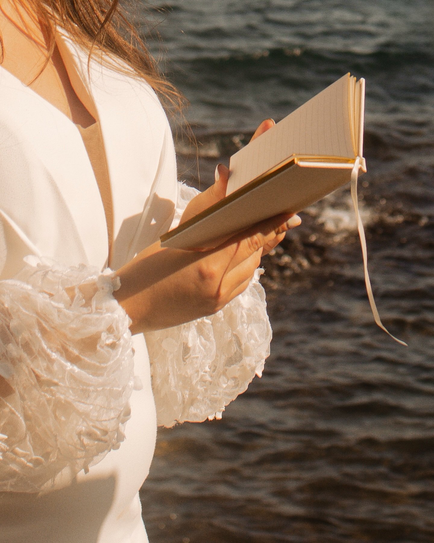 Logan &amp; Chelsey&rsquo;s wedding day. 🤍🌊✨ 

#minnesotaweddingphotographer #mnweddingphotographer #elopementphotography #midwestweddingphotographer #ndmnbride #wisconsinweddings