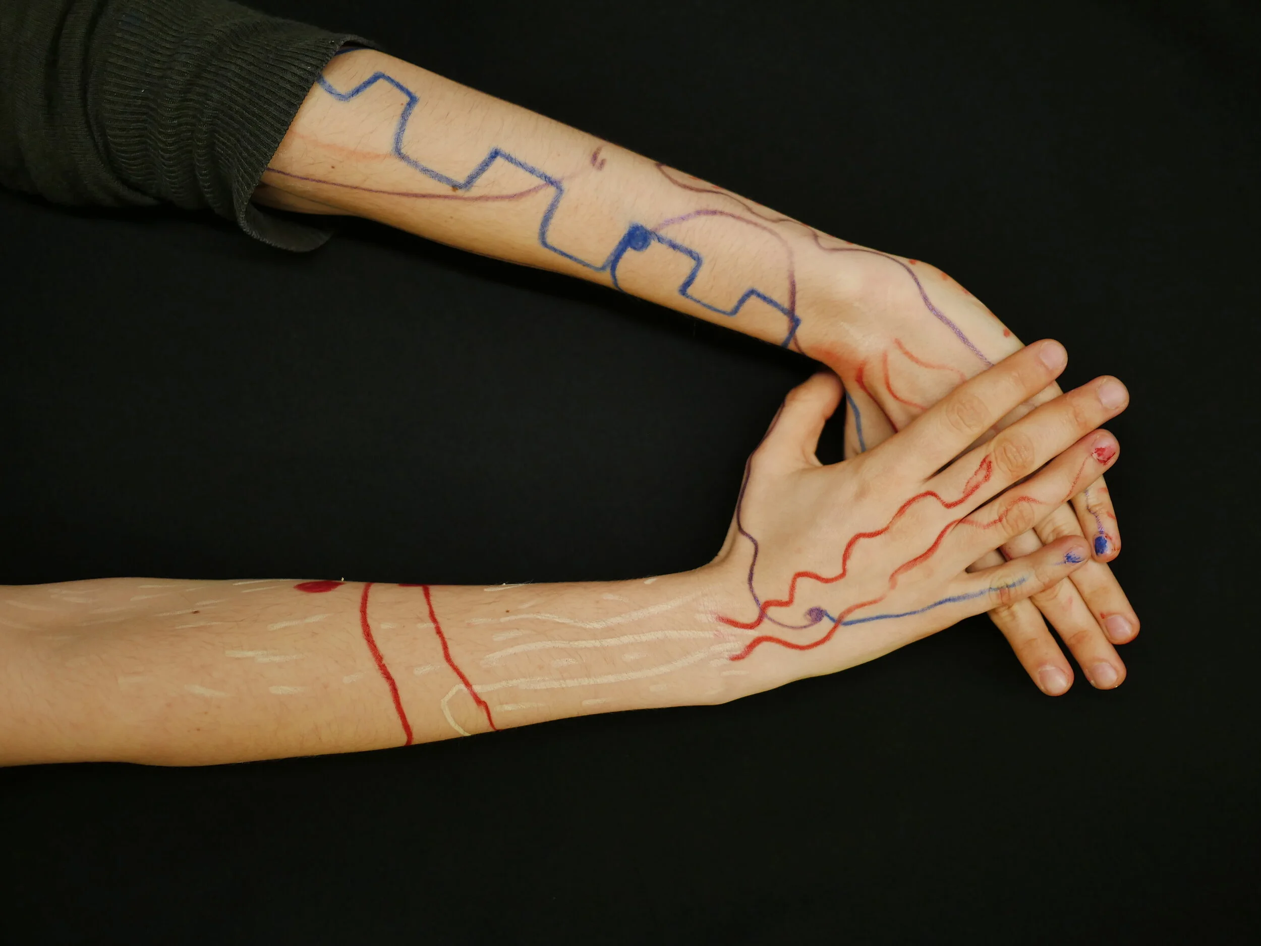  Dorota Dabrowska: “Just after the experience I had to rush to a meeting in a completely different setting, and had kind of forgotten about the whole thing. However, during that same meeting, I found my body and hands (unconsciously, until I caught t