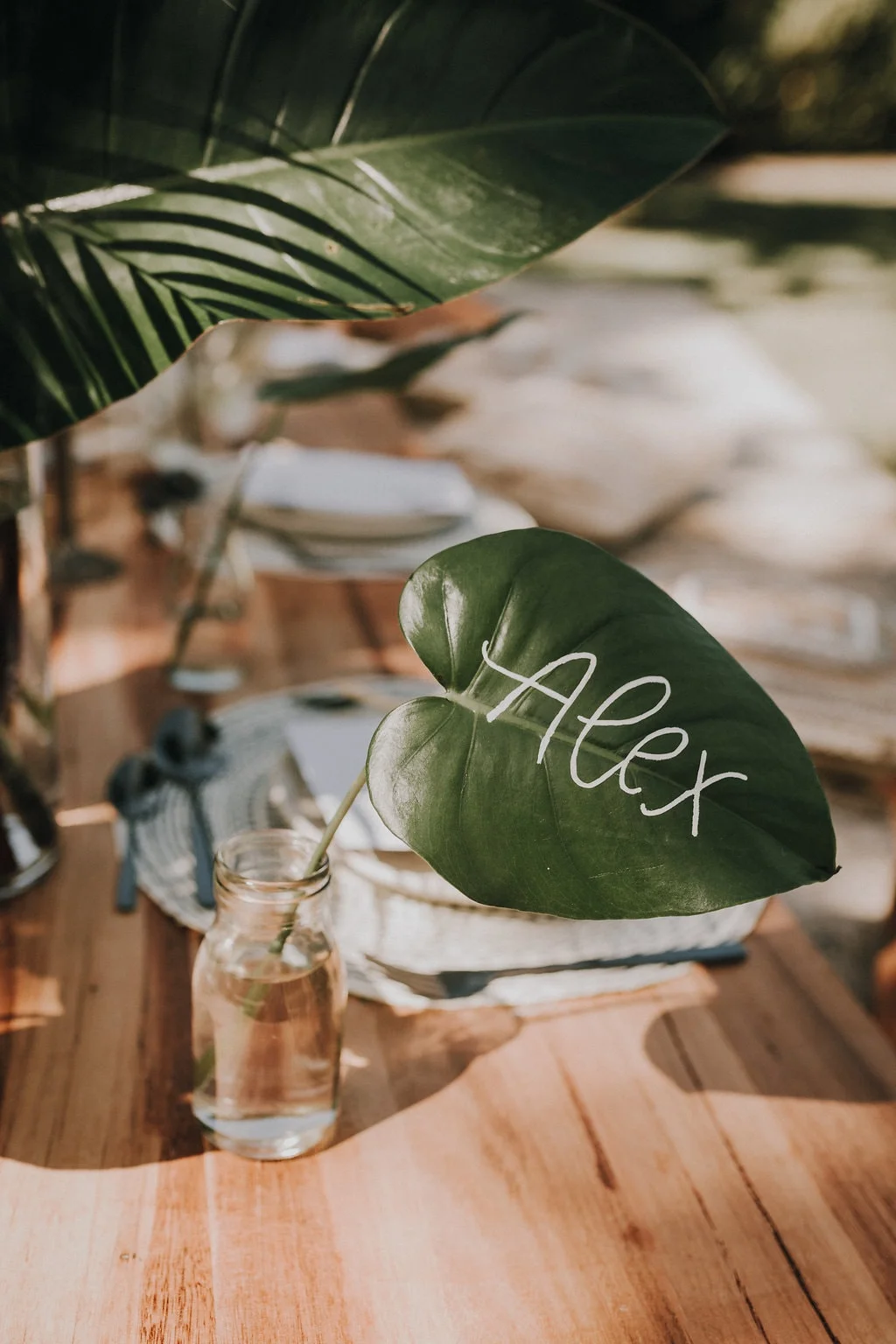 Light of Leni | Hand lettering | Leaf Placecards