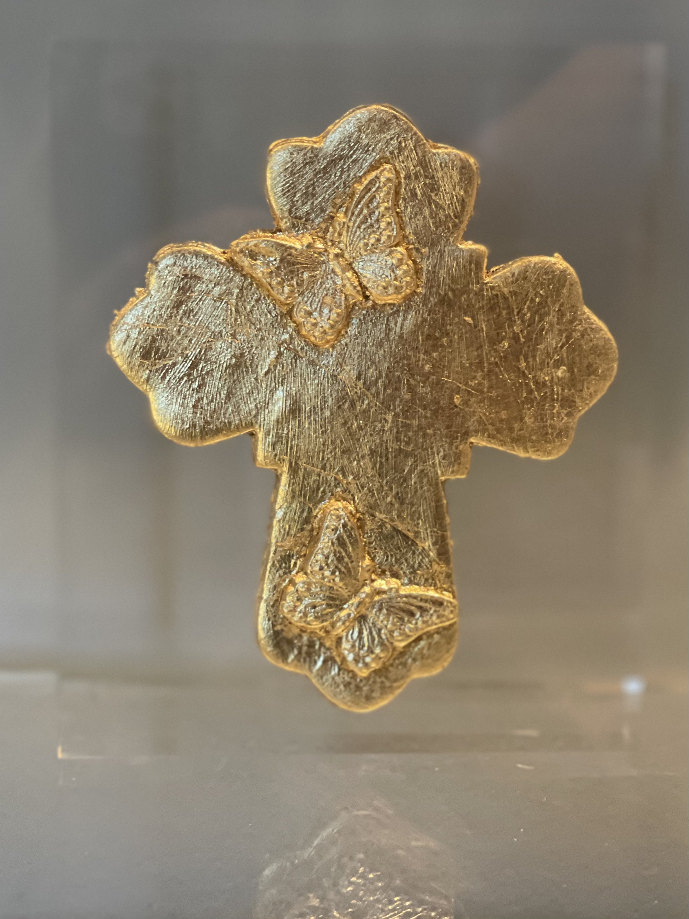 Rounded Cross with 2 Butterflies