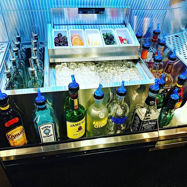 Have you seen what's new with Krowne Metal?! Craft Cocktail Stations, pass thru refrigeration, new lighting, and amazing attention to detail!
#Krowne #cfsinc #backbar #craftcocktails #mixology #nafem2019