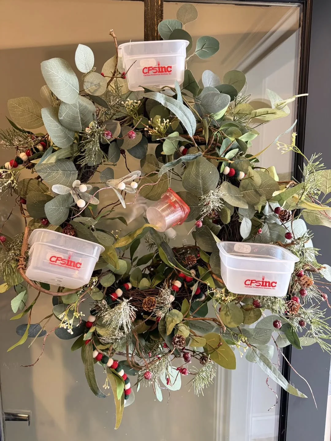 Deck the halls with boughs of @cambromfg ....falalalalalala!🎄
#cambromfg #freshpros #personalization