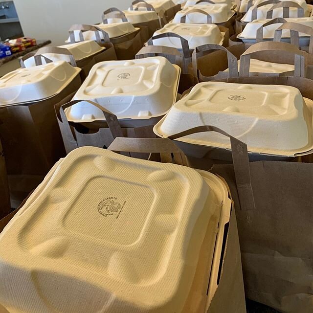 Another successful #BayanihanFoodDistribution! We love seeing the community come together to support one another and spread some much needed aloha!
#cafeolei
#freshlocalfamilyowned