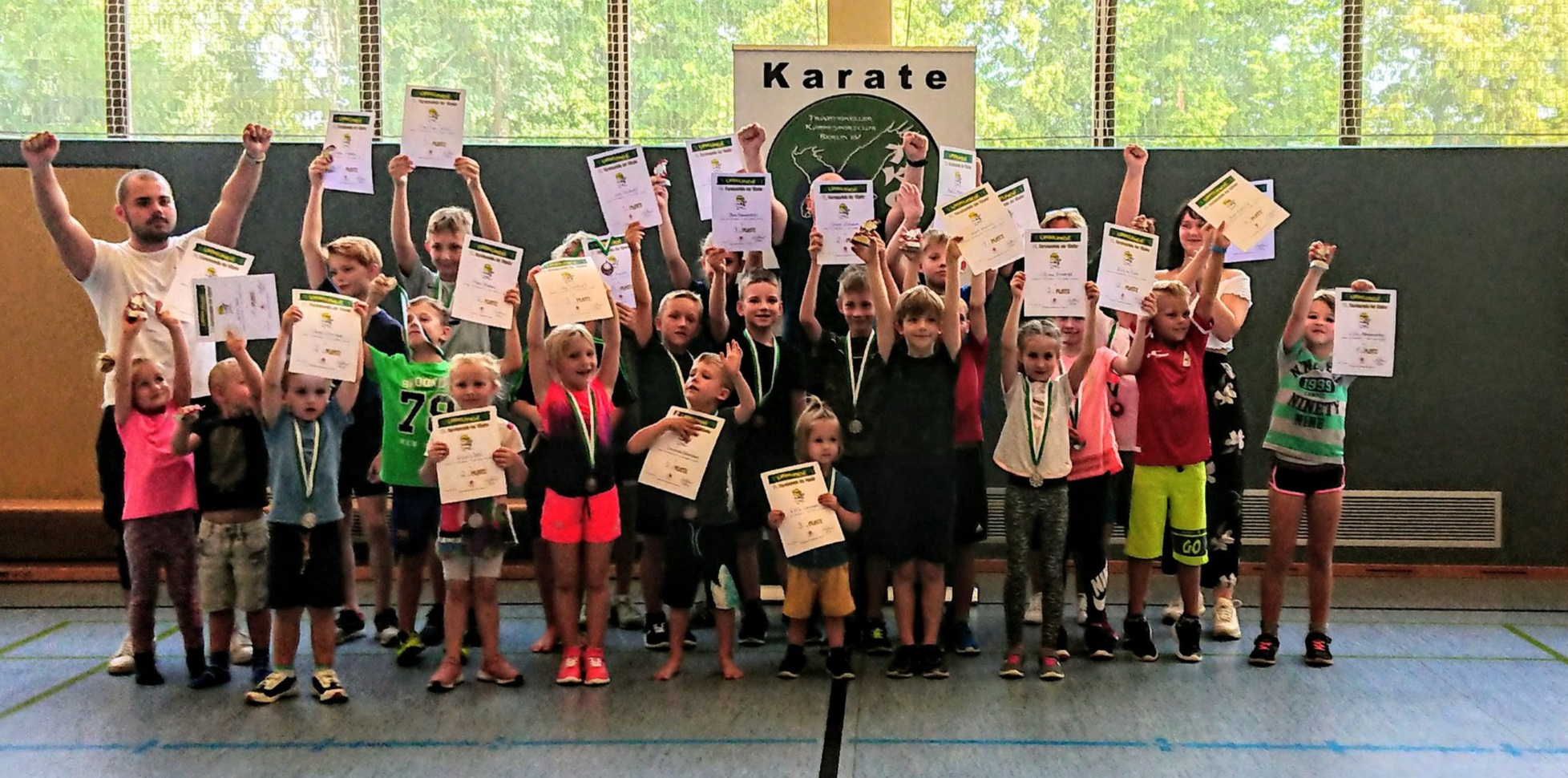 So sehen Sieger aus! 10. Karate-Spiele Berlin Müggelheim; Quelle: TKCB e.V.