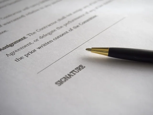 signature-962364_640.jpg