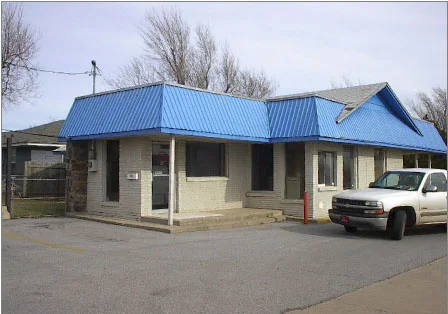 Scott Cleaners - 63rd 2.jpg