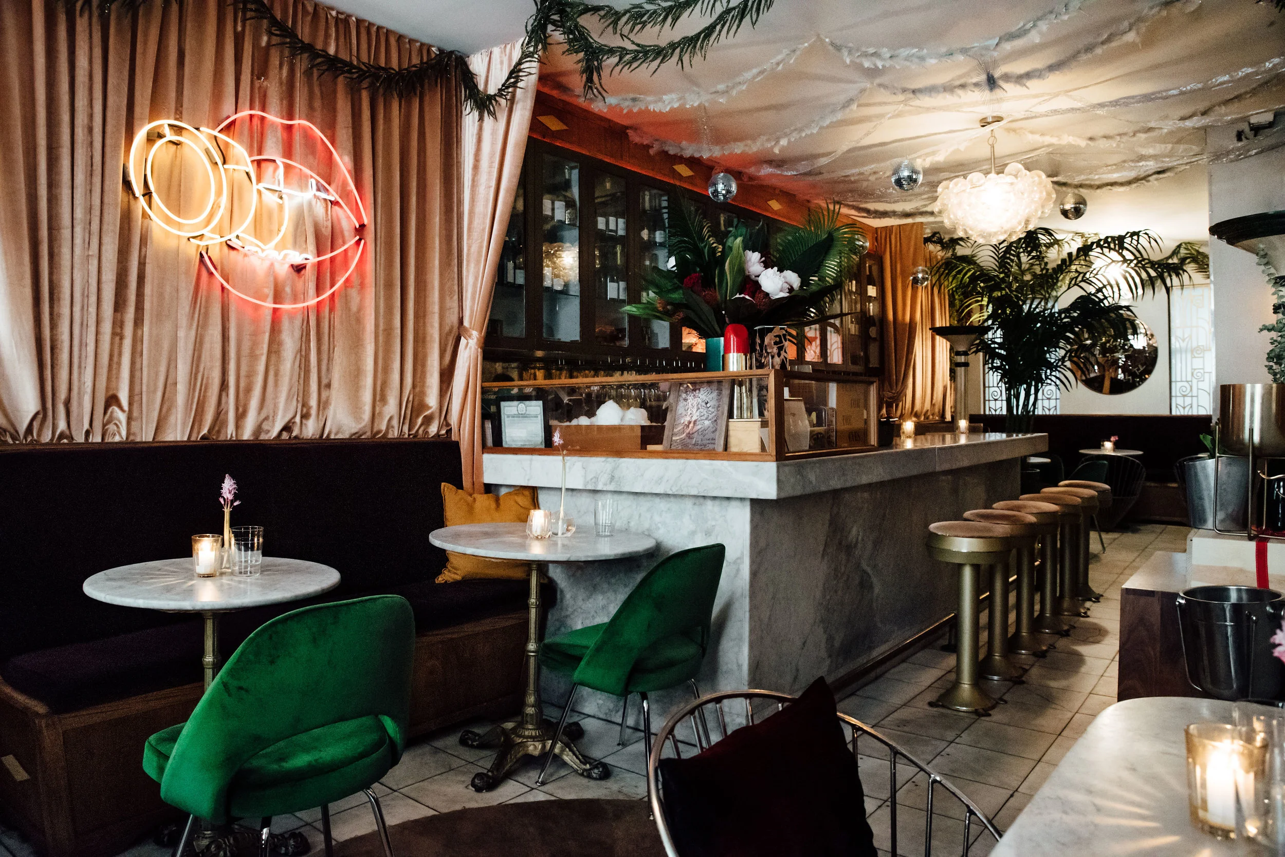 RituInteriors_Restaurant_AirsChampagneParlor_004.jpg