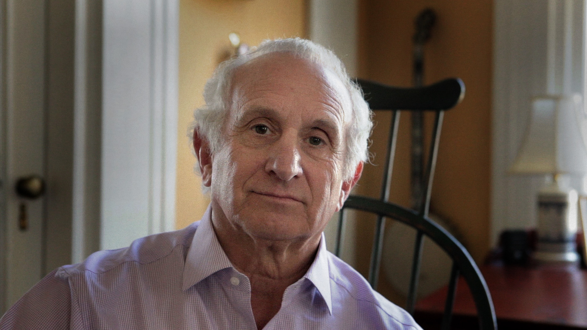 Peter Szego in his home in New Jersey. (Emon Hassan/Guitarkadia)
