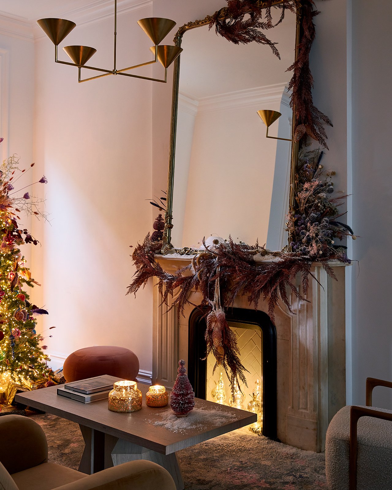 231009_Antro_HolidayHouse_S12_LivingRoomMantle_COMP.jpg