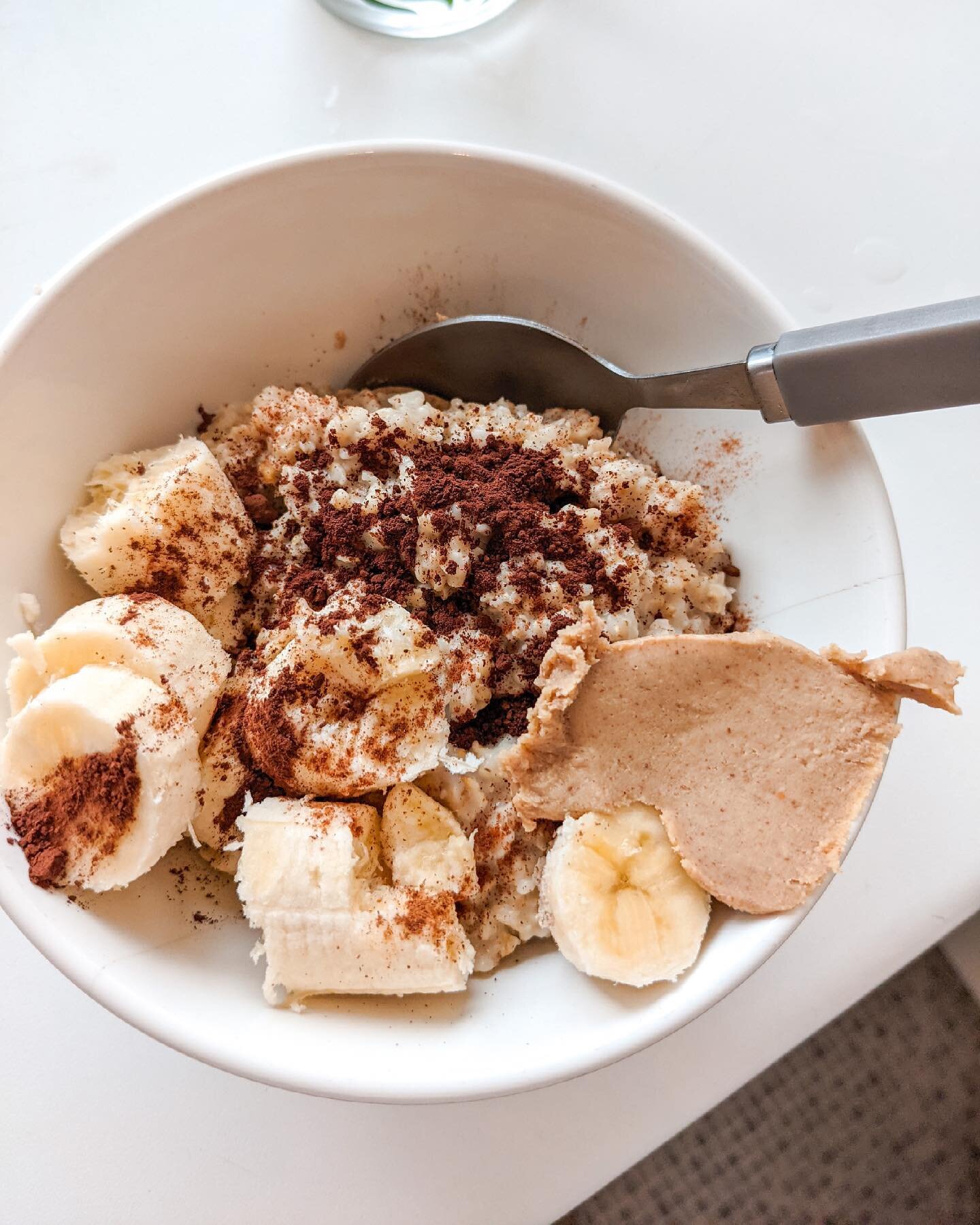 What&rsquo;s your favorite way to make oats? (Swipe 👉🏼 for lots of ideas!)

These are all pics of my coaching clients&rsquo; beautiful oatmeal bowls 🥰 it&rsquo;s literally the meal you go to bed excited about eating the next morning &amp; you don&