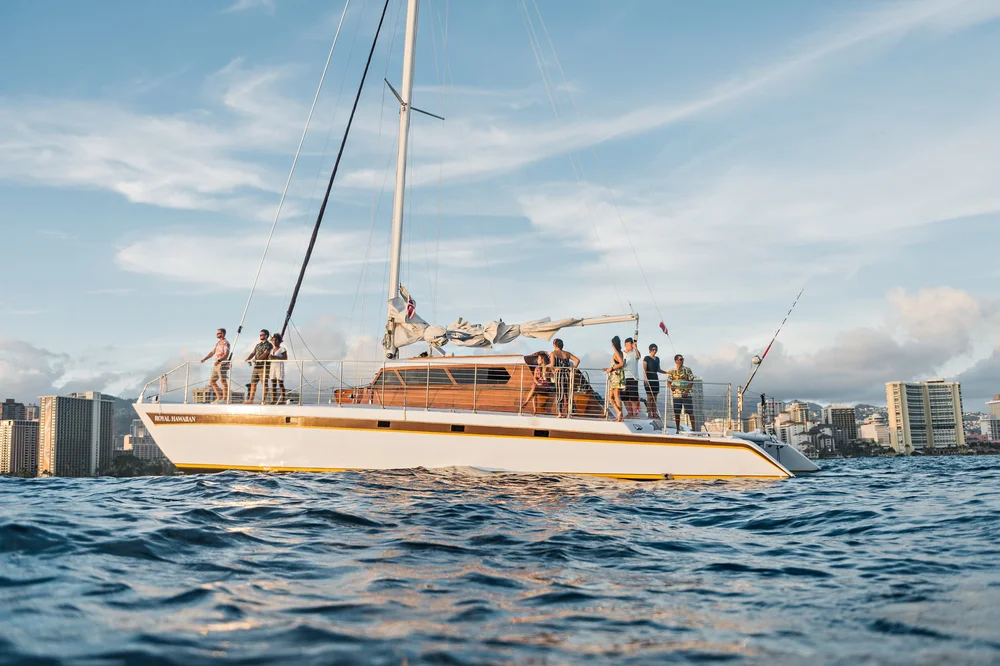 ロイヤルハワイアン Royal Hawaiian Catamaran