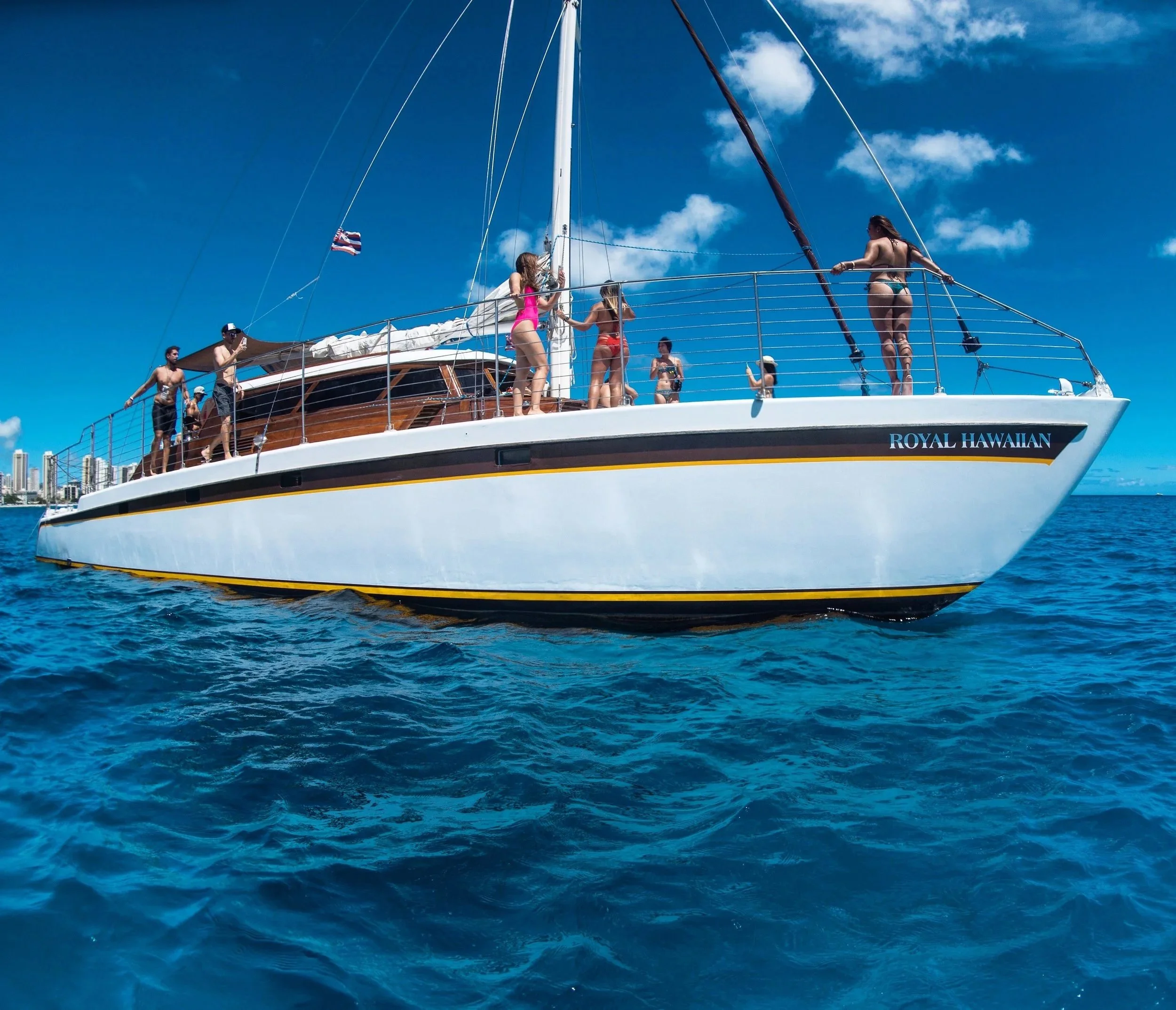 Top Things to Do in Waikīkī for First-Time Visitors